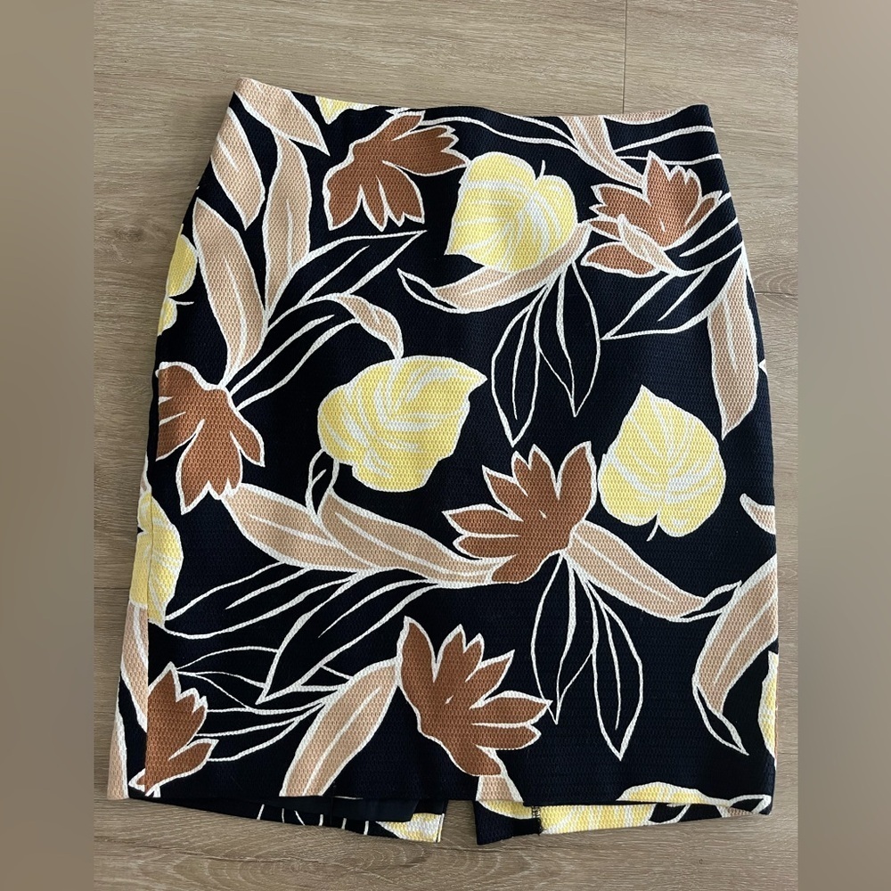 Ann Taylor Floral Tapestry Pencil Skirt Petite SZ 2